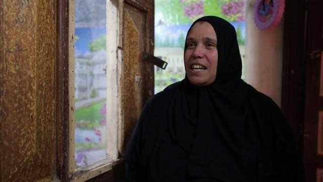 شاهد.. الداخلية توزع السلع الغذائية للأسر الأكثر احتياجًا بالإسماعيلية