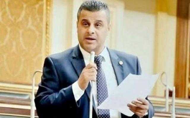 «يؤدي لكوارث كبيرة».. برلماني يحذر من تجمع أولياء الأمور أمام لجان الثانوية العامة