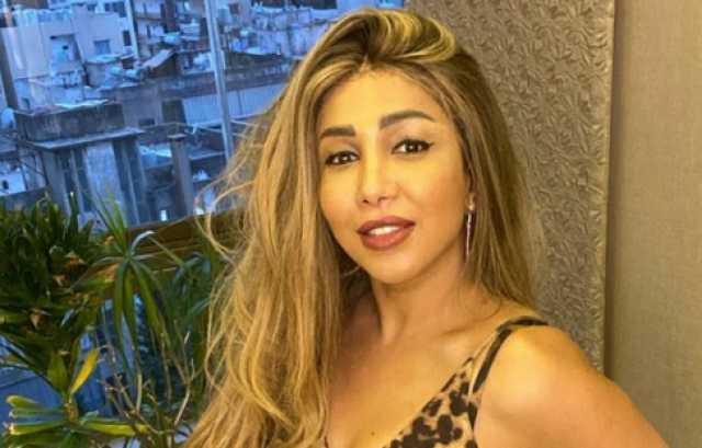 أروى تتألق بموضة الزمن الجميل