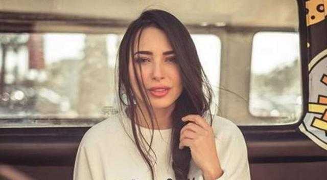 بالصور.. ساندى تخطف الأنظار بأحدث ظهور لها