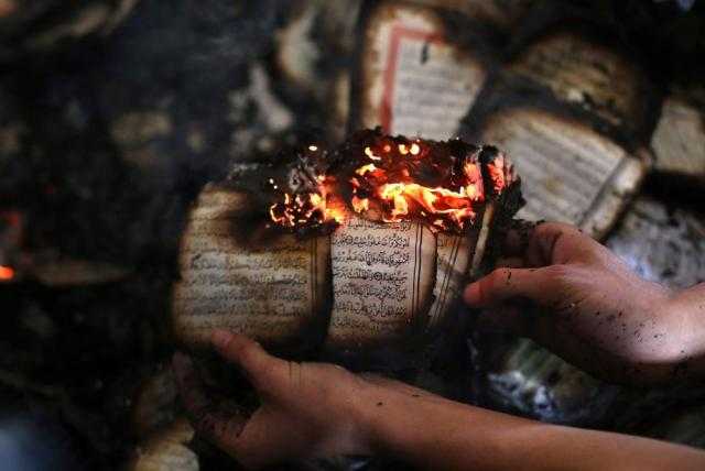 كيفية التخلص من ورق المصاحف القديمة.. الإفتاء توضح