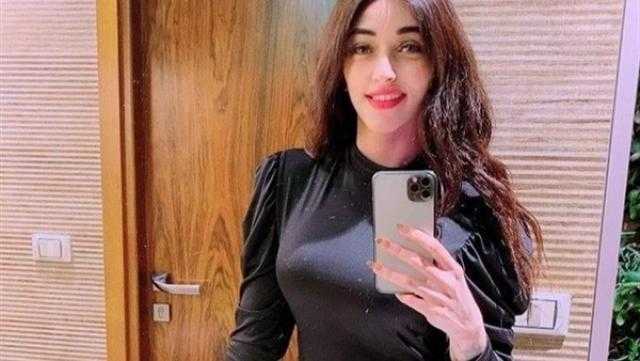 بلاغ ضد فتاة التيك توك منار سامي لنشر الرذيلة والفجور