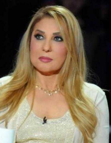 نادية الجندي تشارك جمهورها صورة جديدة لها