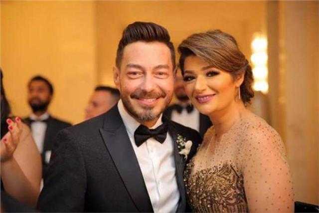 شاهد.. زوجة أحمد زاهر تخطف الأنظار بجمالها