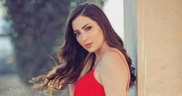 بـ لوك جريء.. نسرين طافش تستعرض جمالها