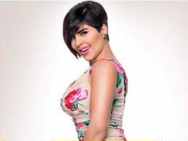 شمس الكويتية تستعرض أناقتها في أحدث جلسة تصوير