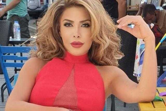 بالهوت شورت..نوال الزغبي تستعرض قوامها الممشوق
