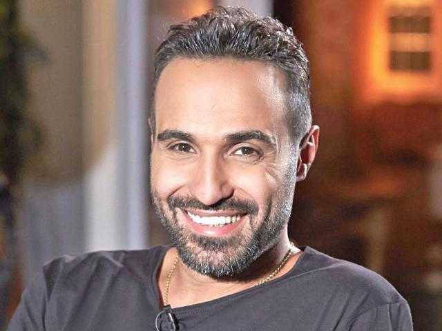 إصابة أحمد فهمي بشرخ في الركبة