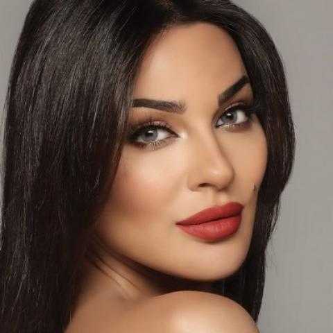 شاهد .. نادين نجيم تسرق الأضواء بمكياج ناعم