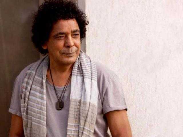 أحمد كامل يهنئ الكينج محمد منير بعيد ميلاده