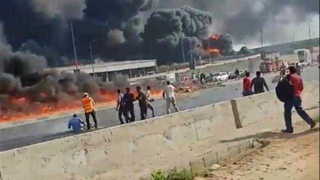 الدفع بـ20 سيارة إطفاء للسيطرة على حريق «الإسماعيلية الصحراوي»