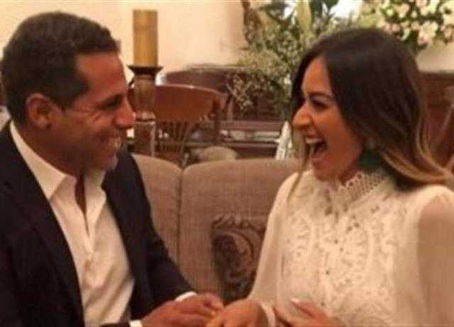 على طريقة ياسمين صبرى.. أمينة خليل عن خطيبها: بيضحكني