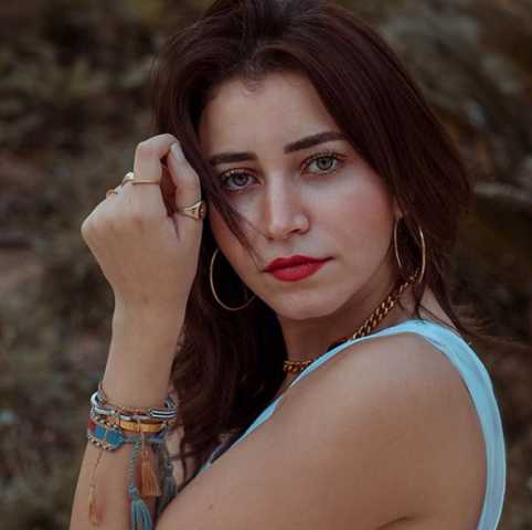 اللؤلؤ يعكس سحر عيون سارة الشامي