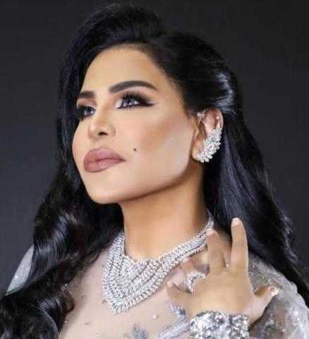 ميكاج جذاب وفستان أنيق.. أحلام تستعرض أناقتها بهذه الإطلالة