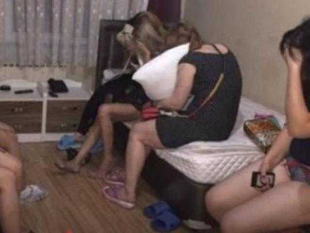 تعرضت للخداع والمؤامرة.. فتاة تروي تفاصيل عملها في الدعارة