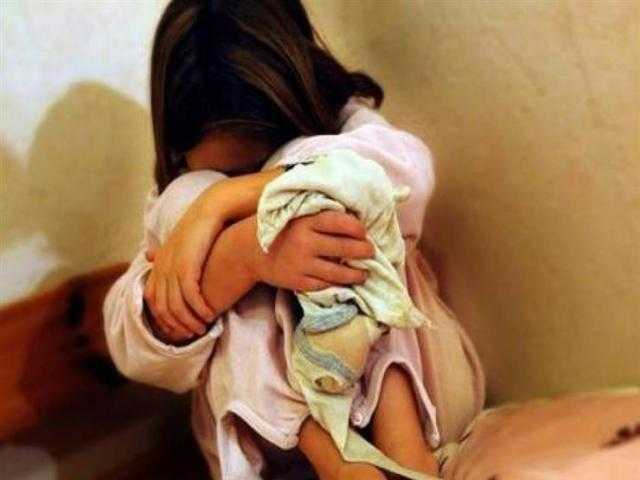المشدد 15 عاما لأب هتك عرض طفلته بالسلام