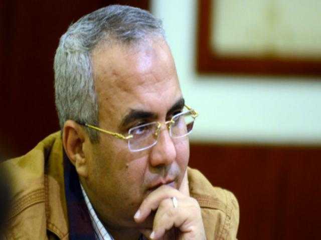 نقيب الصحفيين يعلن الإفراج عن عادل صبري