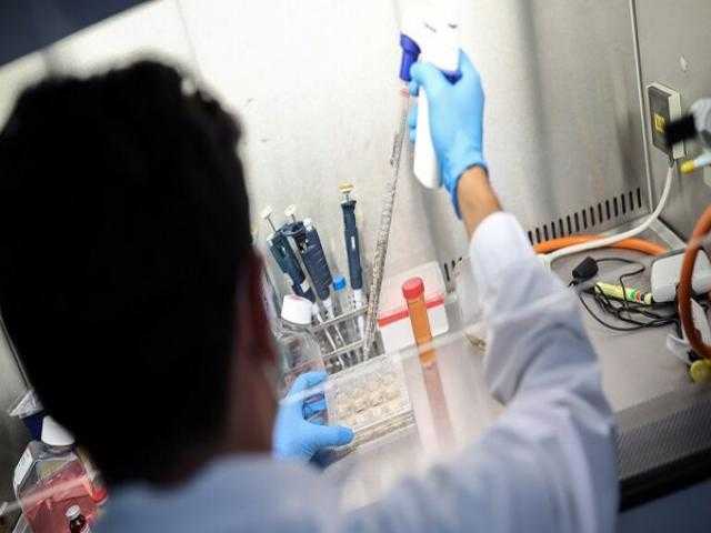 إسبانيا تطور رذاذا يمكن أن يوقف انتشار كورونا