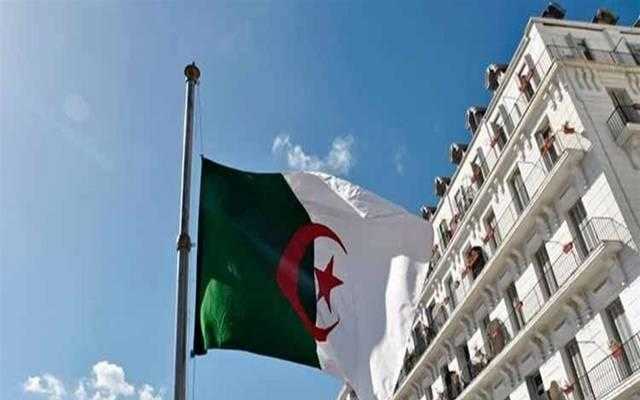 تخفيف قيود كورونا بالجزائر.. وإعادة فتح المساجد والمنتزهات