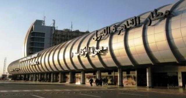 ضبط قطع أثرية وطائرة تجسس بحوزة أمريكى بمطار القاهرة