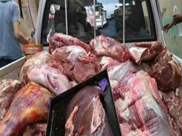 ضبط صاحب مصنع بحوزته 5 أطنان لحوم فاسدة
