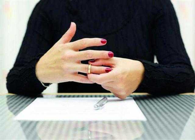سيدة تطلب الخلع من زوجها بعد 37 يوم زواج.. فما هو السبب؟