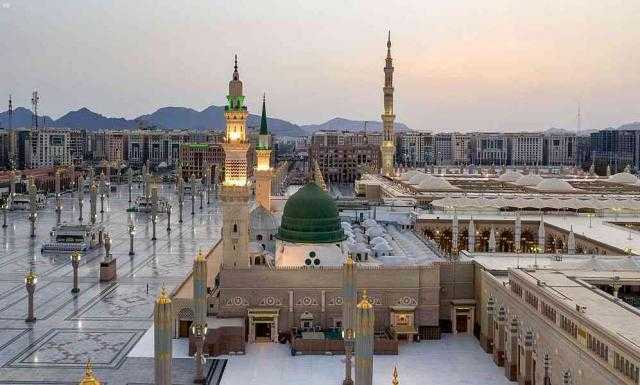 يقع فيها الكثيرون.. خطيب المسجد النبوي يحذر من 3 أفعال