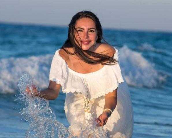 شاهد أحدث إطلالة جريئة لـ إنجي علاء