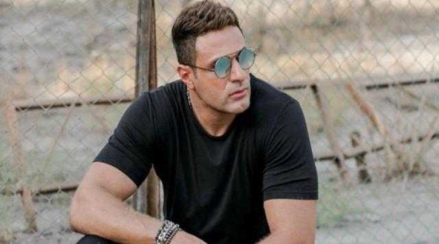 محمد نور يكشف تفاصيل أحدث أغنياته جاني في ملعبي