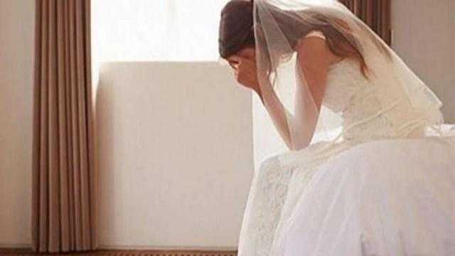 سرقت فرحتها .. عروس تنهار في حفل بسبب صديقتها المقربة