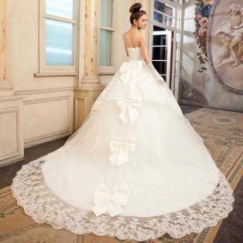 بسبب أسنانها.. عروس تعترض على دعوة صديقتها في حفل زفافها