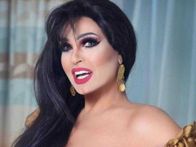 إطلالة جريئة لفيفي عبده بالساحل الشمالي ومتابع: ارحمي نفسك