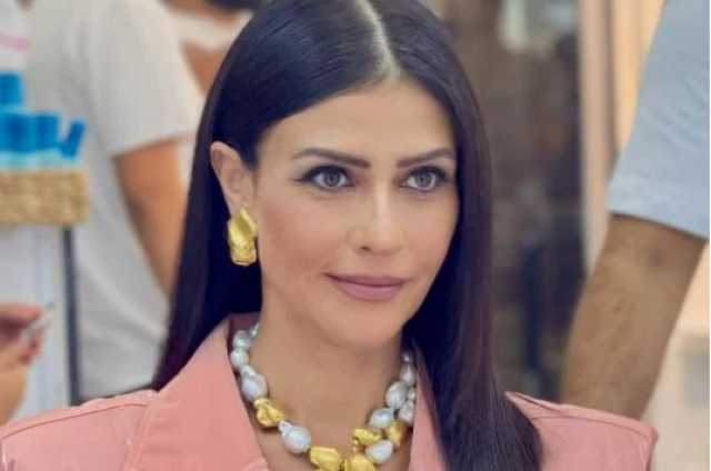 بسمة تدعم السياحة بإطلالة عصرية جذابة من طريق الكباش