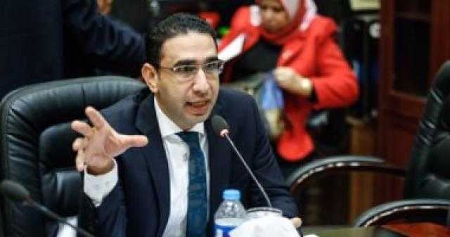 عبد الواحد خليل: السيسي حقق إنجازات ضخمة عبر بالوطن إلى بر الآمان 