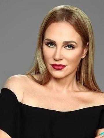 بعد صورة ابنتها نور.. الجمهور يطارد شيرين رضا