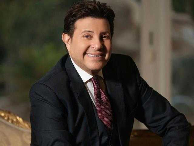 هاني شاكر مناشدًا بعودة الحفلات والأفراح: حالنا بقى صعب (فيديو)