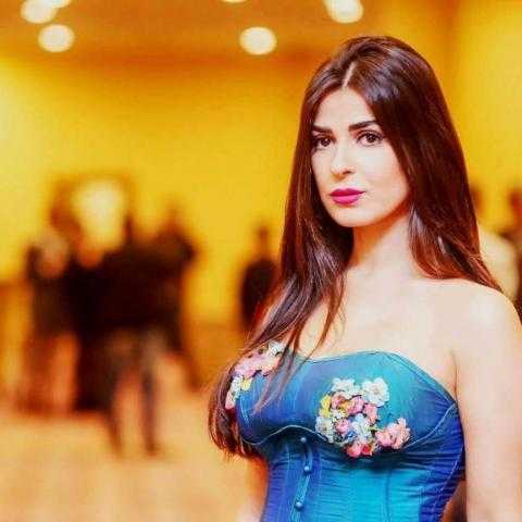 ”شاهد.. رانيا منصور تروج لأحدث أعمالها”إسود فاتح