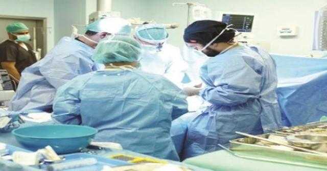 عزل طبيبين بمستشفى المطرية استأصلا ثدى سيدة بالخطأ