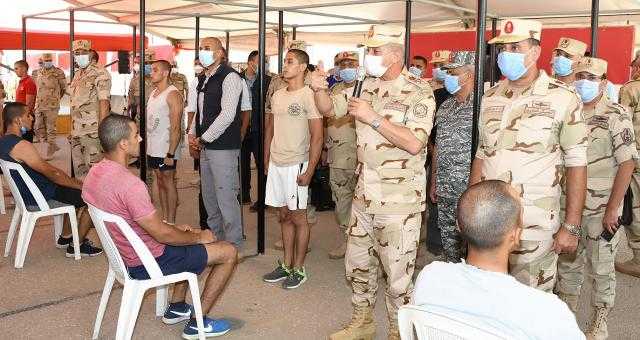 بالصور.. وزير الدفاع يتفقد إجراءات القبول بالكليات العسكرية