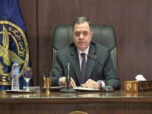 حقيقة سحب اللوحات المعدنية القديمة للسيارات حال عدم تركيب الملصق
