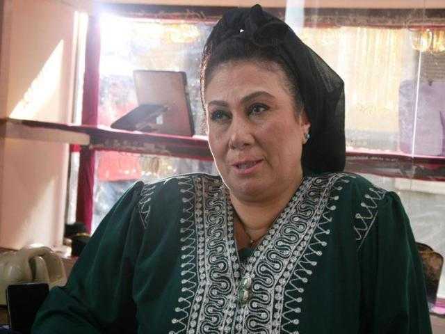 سلوى عثمان حماة أحمد آدم فى فيلم ”صابر وراضى”