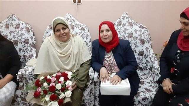 «قومي المرأة» يكرم «سيدة قطار المنصورة»
