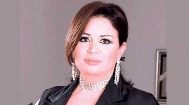 شاهد.. إلهام شاهين تهوس جمهورها بفستان مبهج