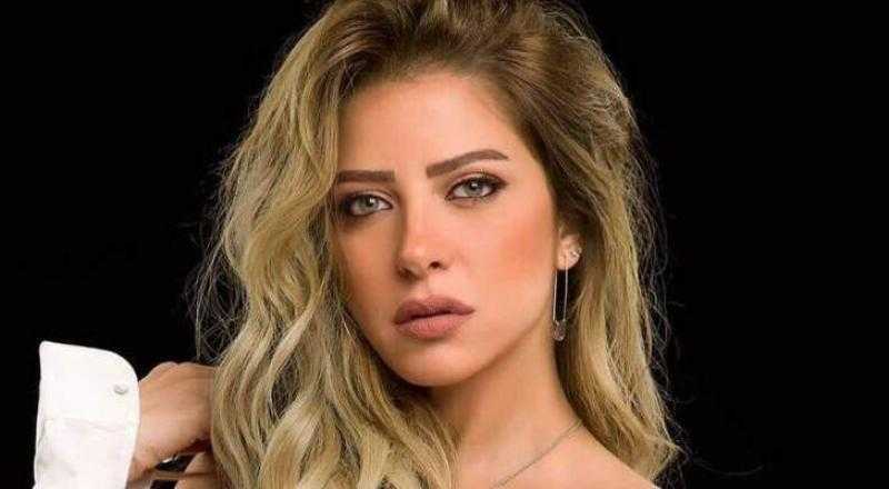 بالأحمر.. ريم مصطفى تخطف الأنظار عبر إنستجرام |شاهد