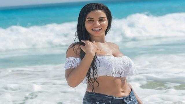هوت شورت نسرين أمين يثير الجدل عبر انستجرم