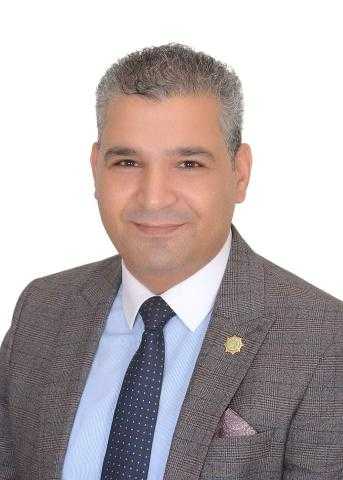 عياد رزق يتقدم بأوراق ترشحه لانتخابات البرلمان عن دائرة المرج