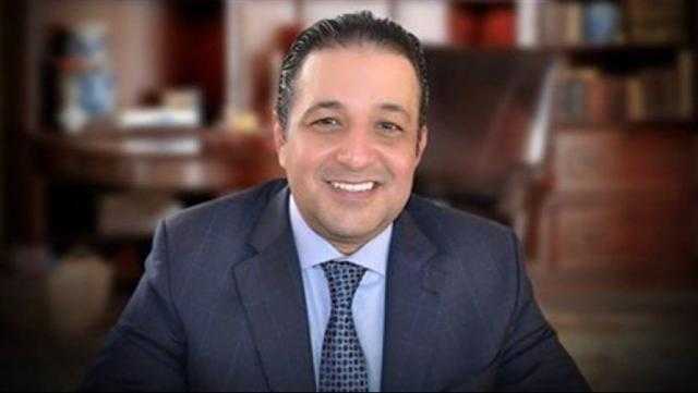 علاء عابد: «السيسى» وضع العالم أمام مسئولياته بشأن المعاملة الإنسانية للاجئين