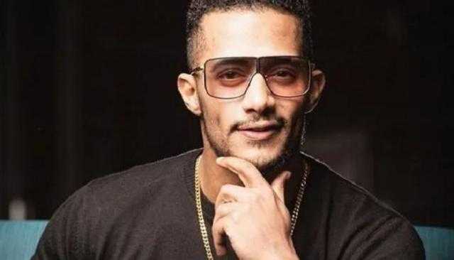محمد رمضان يستعرض سيارته الـ رولزرويس الجديدة