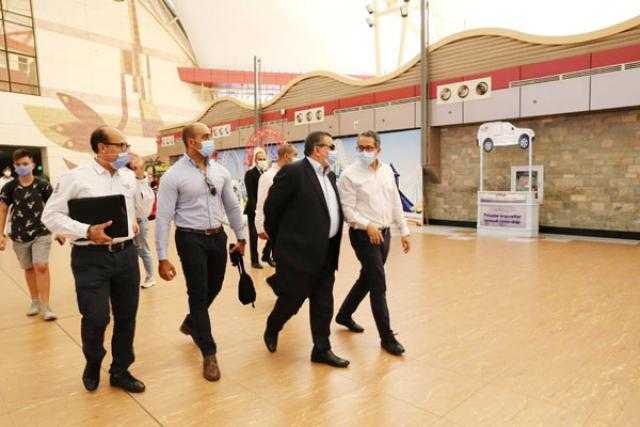 تفاصيل جولة وزير الإعلام داخل مطار شرم الشيخ