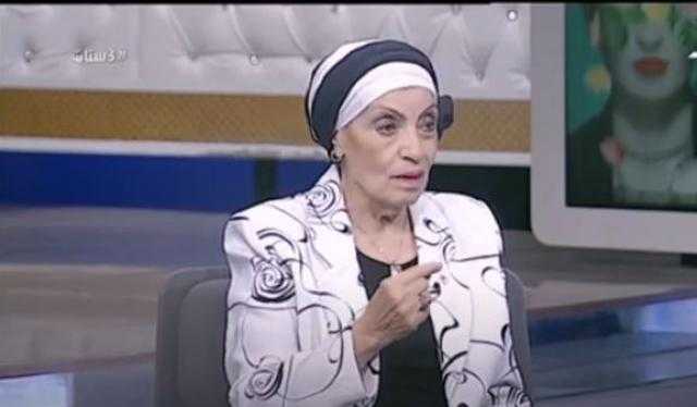 رد صادم من والد رجاء حسين بعد غنائها في الإذاعة: «شغل العوالم ده مش عايزه».. فيديو